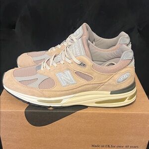 New Balance 991v2 Men's Athletic Shoes - sand and Gray